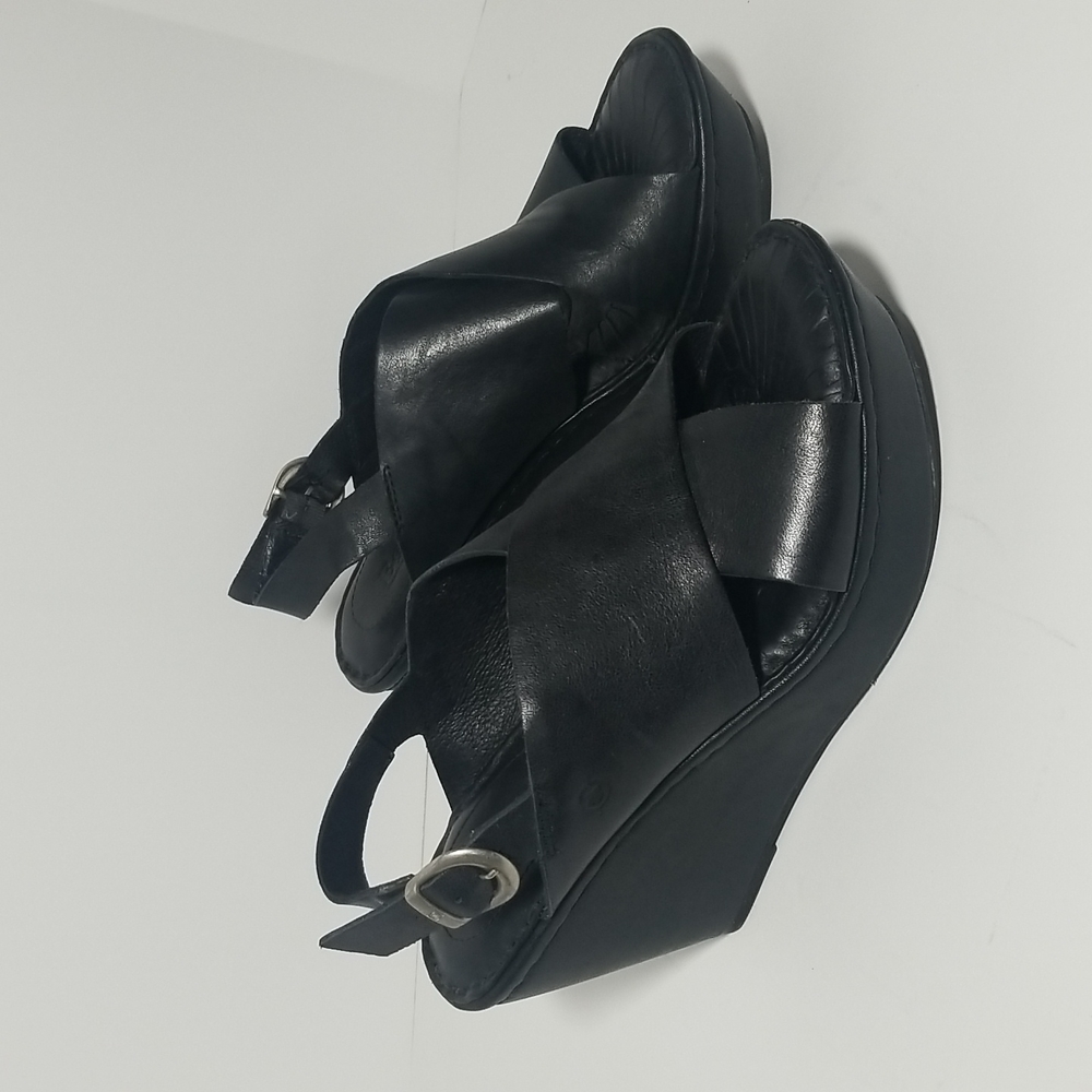 Born Emmy black wedges Sz 8